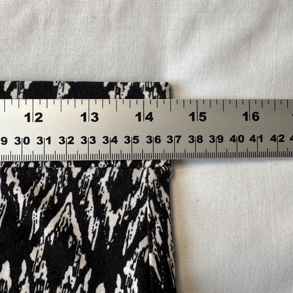 Dalia Women's Small Pull-On Aztec Maxi Skirt Elastic Waist Full Length B & W - Picture 7 of 11